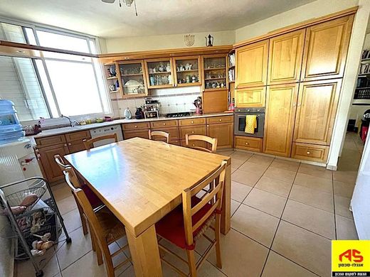 Stadswoning in Raanana, Central District