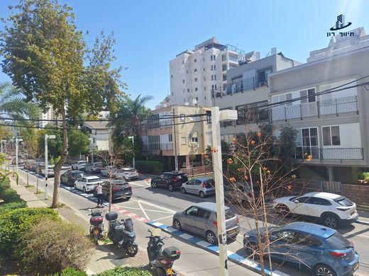 Apartment in Givatayim, Tel Aviv