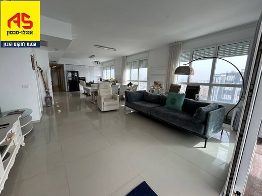 Apartment in Netanya, Central District