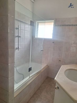 Appartamento a Givatayim, Tel Aviv District