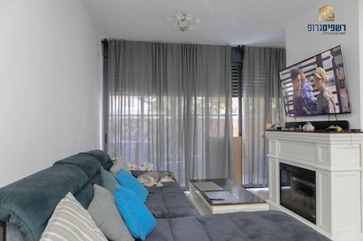 Apartment in Kfar Saba, Central District