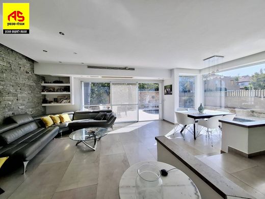 Luxus-Haus in Raanana, Central District