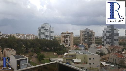 ‏דירה ב  חולון, תל אביב