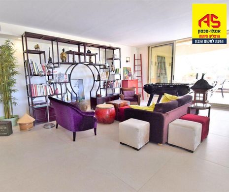 Penthouse in Hertzlija, Tel Aviv District