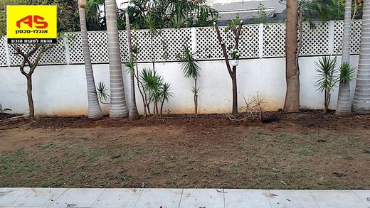 Luksusowy dom w Raanana, Central District