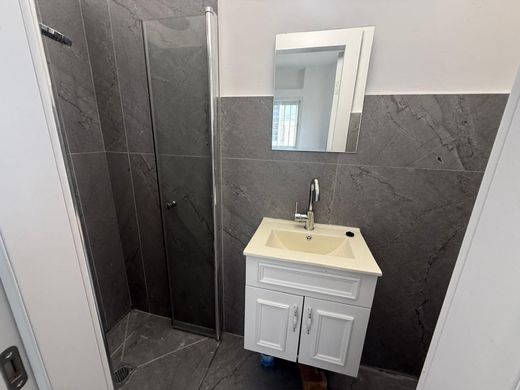 Apartment in Netanya, Central District