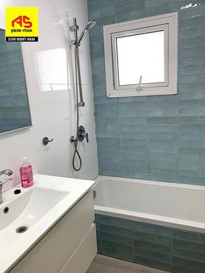 듀플렉스 / Raanana, Central District