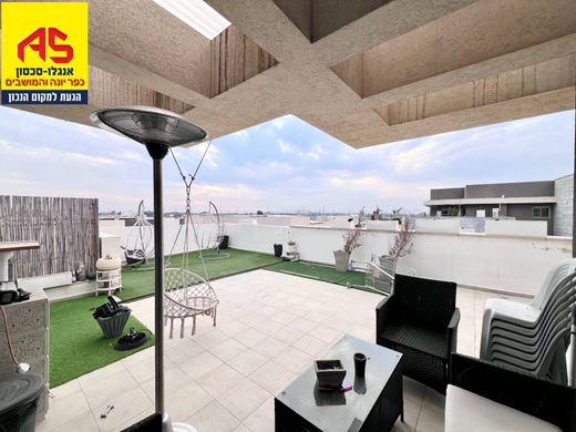 Penthouse in Pardesiyya, Central District