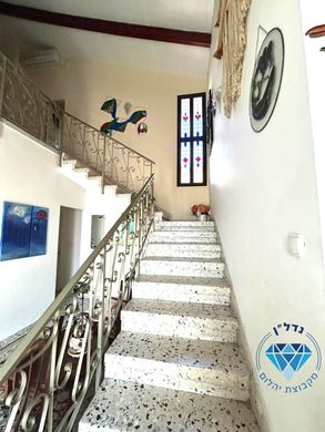 Maison de luxe à Ness Ziona, Central District