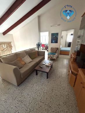 Luxury home in Ness Ziona, Central District