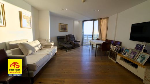 Daire Herzliya, Tel Aviv District