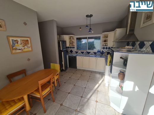 Maison de luxe à Ramot Me’ir, Central District