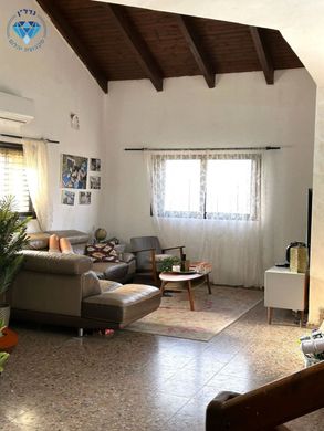 Luksusowy dom w Ness Ziona, Central District