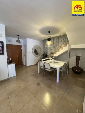 호화 저택 / Kefar Yona, Central District