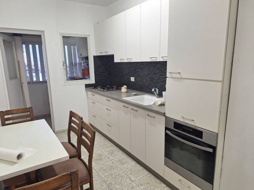 Piso / Apartamento en Givatayim, Tel Aviv District