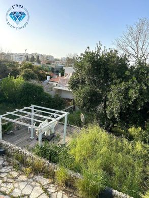 ‏בתי יוקרה ב  Ness Ziona, Meẖoz HaMerkaz