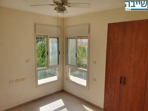 Appartamento a Reẖovot, Central District