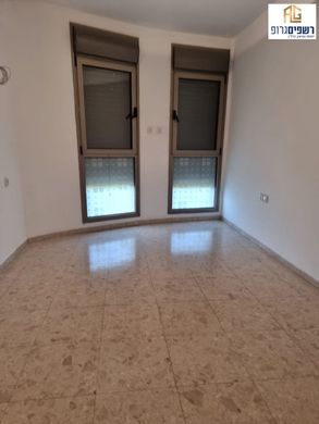 ‏דירה ב  כפר סבא, Meẖoz HaMerkaz