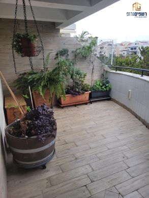 Apartment in Raanana, Central District