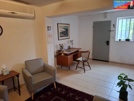 Casa de luxo - Yehud, Central District