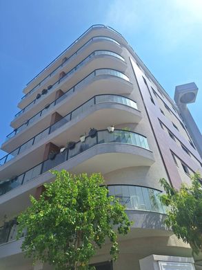 Givatayim, Tel Aviv Districtのアパートメント