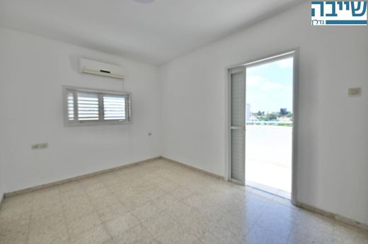 ﺷﻘﺔ ﻓﻲ Reẖovot, Central District