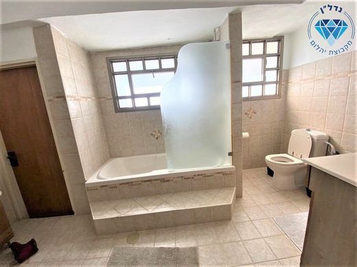 Luxury home in Ness Ziona, Central District