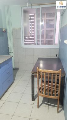 Apartment in Kfar Saba, Central District