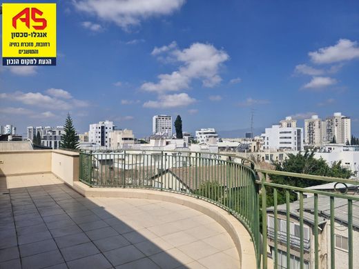 Penthouse in Rechowot, Central District
