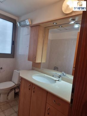 Apartment in Kfar Saba, Central District