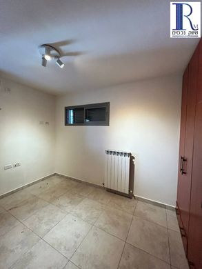 Apartment / Etagenwohnung in Cholon, Tel Aviv District