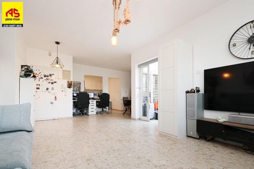 ‏דירה ב  כפר סבא, Meẖoz HaMerkaz