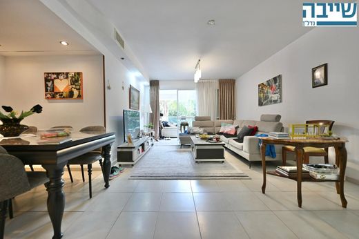 Piso / Apartamento en Rejovot, Central District