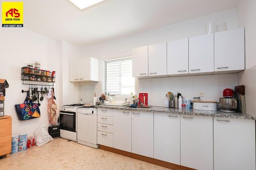 ‏דירה ב  כפר סבא, Meẖoz HaMerkaz