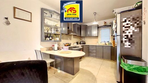 Luxury home in Kefar Yona, Central District