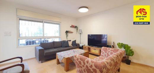 Apartment / Etagenwohnung in Modiin, Central District