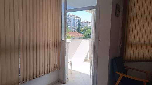 Piso / Apartamento en Rejovot, Central District
