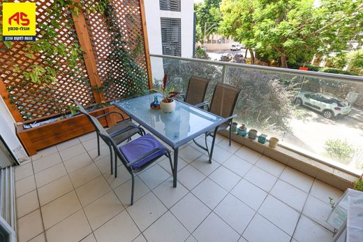 아파트 / Raanana, Central District