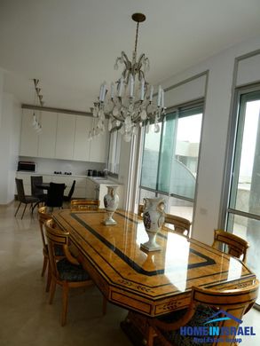 Ático en Netanya, Central District