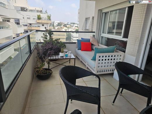 Apartment / Etagenwohnung in Tel Aviv, Tel Aviv District