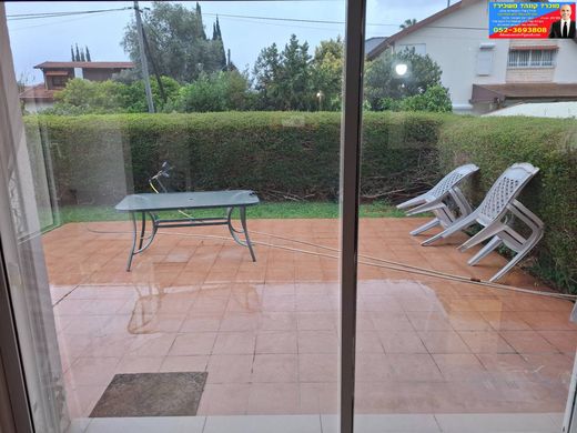 Luxury home in Yehud, Central District