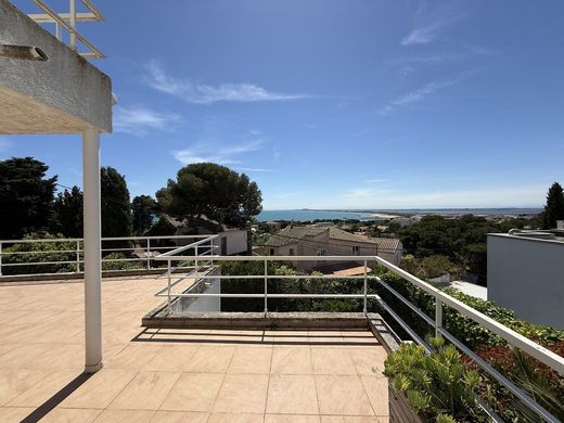 Вилла, Сет, Hérault