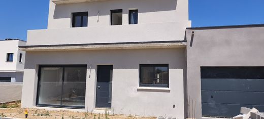 Вилла, Sauvian, Hérault