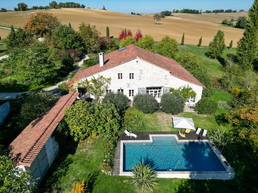 ‏וילה ב  Saint-Mézard, Gers