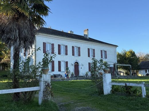 Köy evi Tarbes, Hautes-Pyrénées