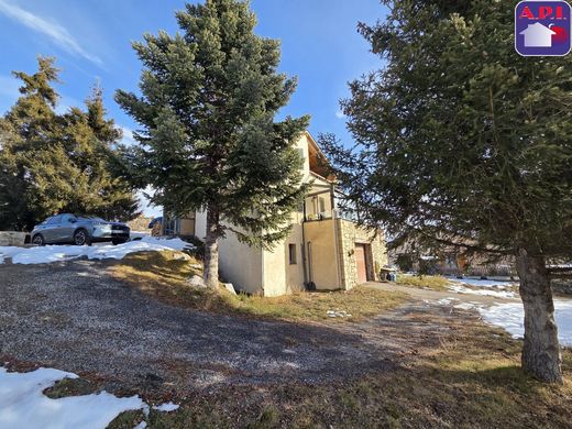 Villa in Font-Romeu-Odeillo-Via, Pyrénées-Orientales