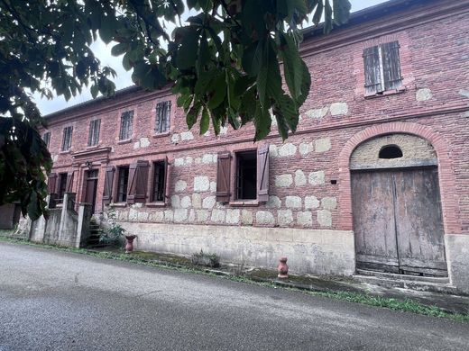 Villa Saint-Lys, Upper Garonne