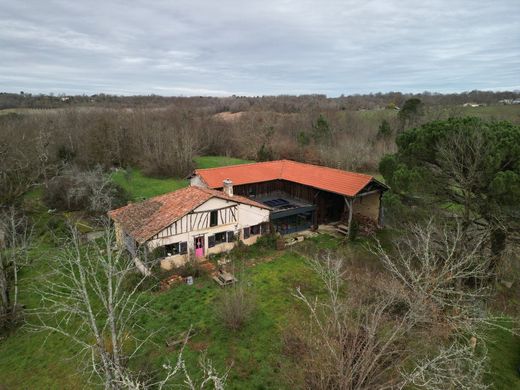 Willa w Barbothan Les Thermes, Gers