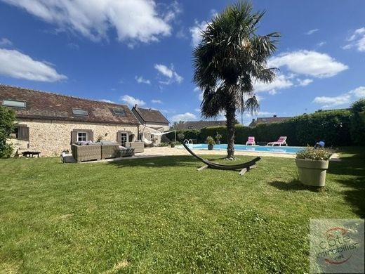 Villa in Saint-Martin-de-Bréthencourt, Yvelines