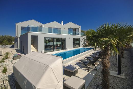 Villa a Parenzo, Grad Poreč